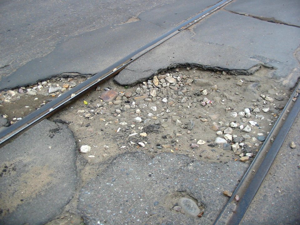 Tver Trehksvyatskaya ulitsa tram tracks 20050626 019