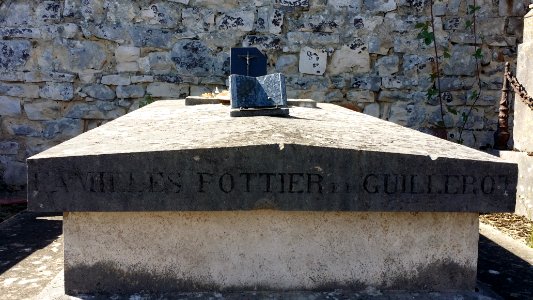 Tombe de René Pottier à Grez sur Loing - 03