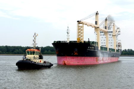 Tug 22 - IMO 9247340 & Huanghai Developer - IMO 9458444, Zandvlietsluis, Port of Antwerp, pic1