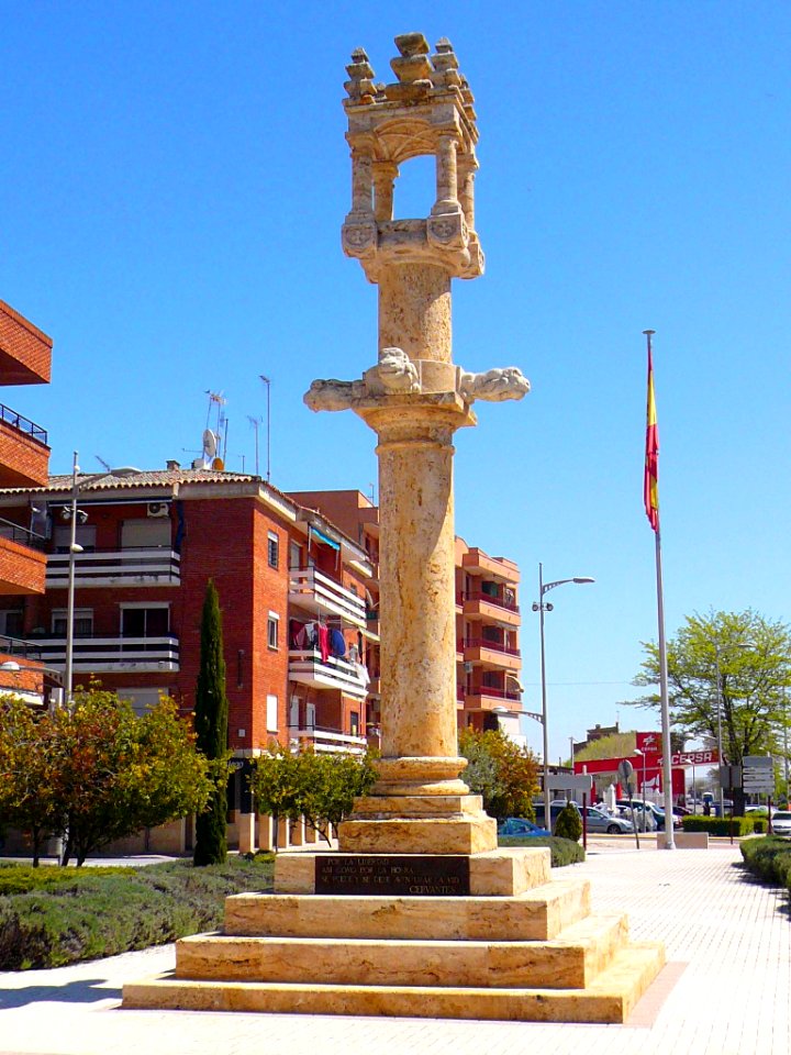 Torrijos - Plaza de la Libertad y Rollo jurisdiccional 06