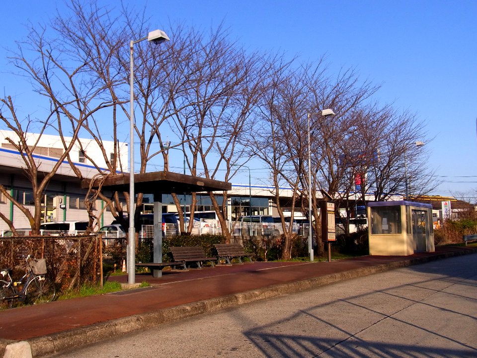 Tomei-Okazaki Bus Stop 110323