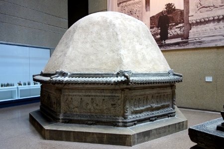 Tomb mound of Zu Dashou, China, Yongtai Village near Beijing, Qing dynasty, 1656 AD, limestone, earth (reconstructed mound) - Royal Ontario Museum - DSC03733