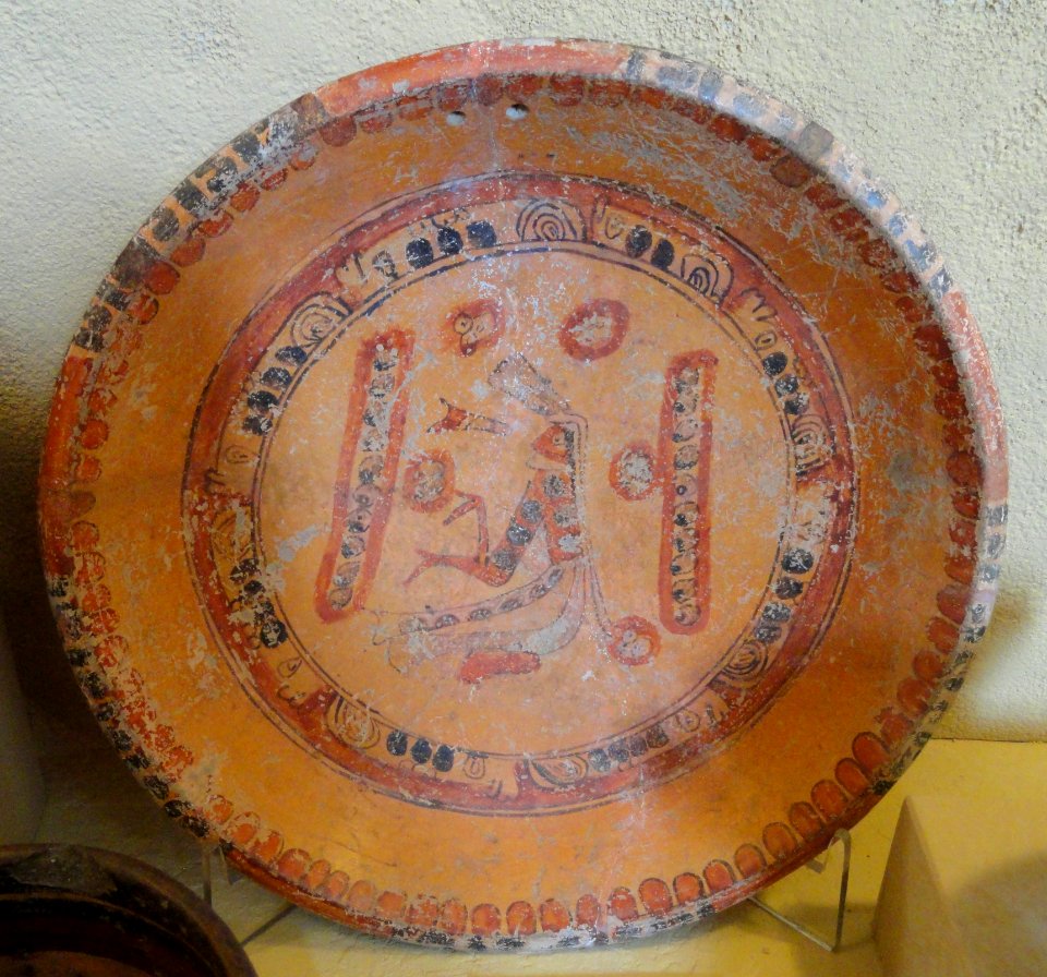 Three-Legged Plate with Pseudoglyphs, Late Classic Mayan, reportedly from Campeche, Mexico - San Diego Museum of Man - DSC06825