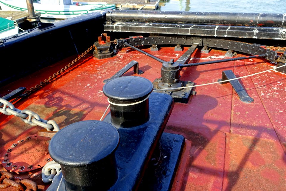 Towing bitt - Hercules - Hyde Street Pier - San Francisco, CA DSC02224