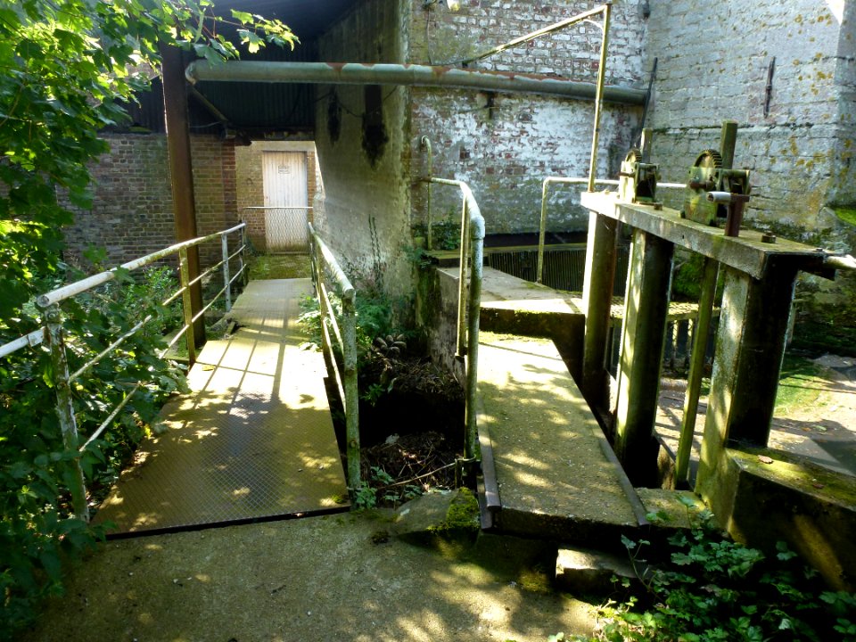 Tournehem-sur-la-Hem (Pas-de-Calais) moulin à eau de Guémy (01)