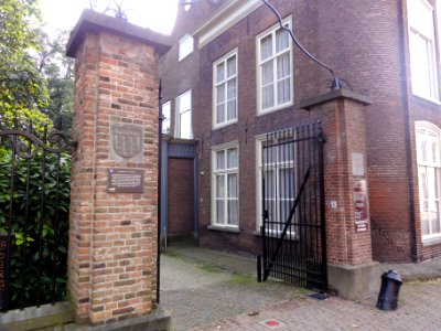 Tiel Rijksmonument 35556 Ambtmanshuis, nu Gemeentehuis, poort photo