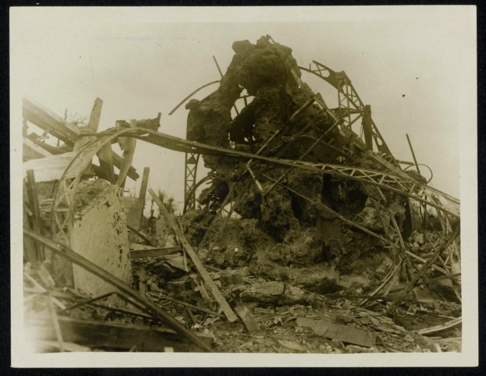 This was once used by the Germans for an observation station but was smashed by , Bestanddeelnr 158-0403