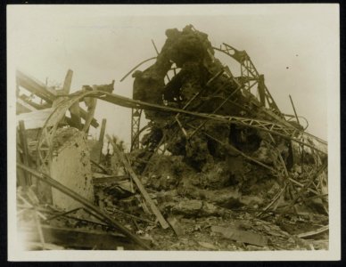 This was once used by the Germans for an observation station but was smashed by , Bestanddeelnr 158-0403