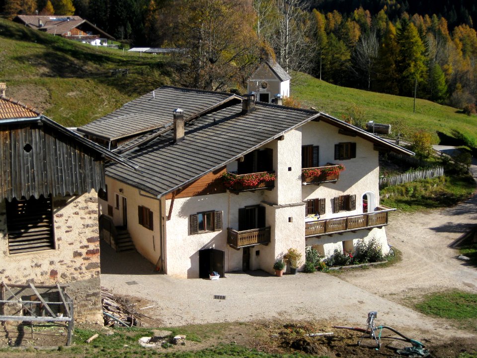 Thomaser in Radein mit Lourdeskapelle 2