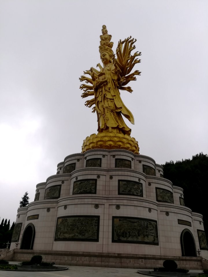 Thousand-armed and eyed Guanyin in Miyin Temple, picture117