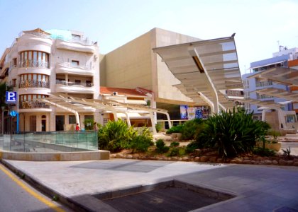 Torrevieja - Plaza Miguel Hernández 2