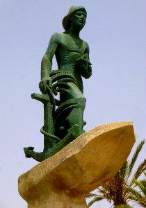 Torrevieja - Paseo de Juan Aparicio, Monumento al Hombre del Mar 2