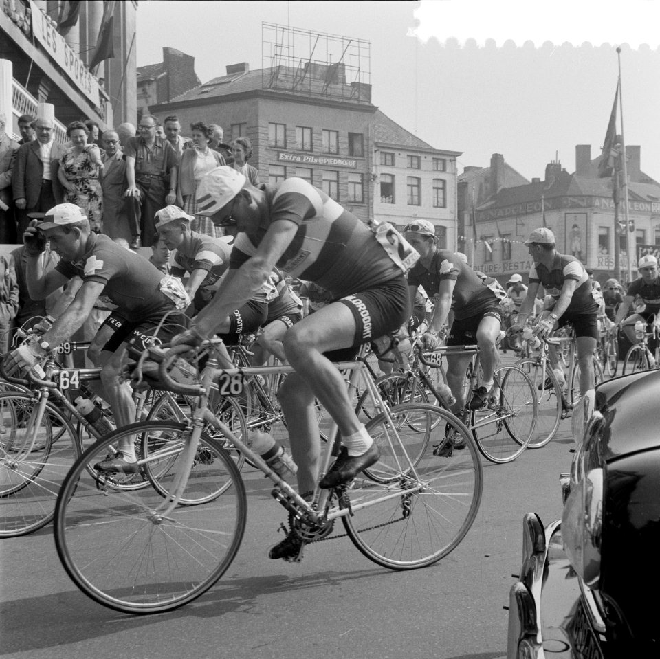 Tour de France , in Charleroi, de Nederlandse ploeg. Start in Charleroi, Bestanddeelnr 908-7410