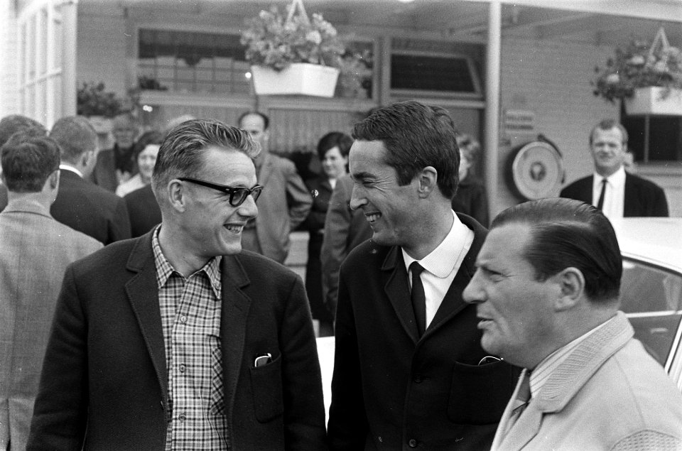 V.l.n.r. Jan Janssen, Ab Geldermans en Willem van Steenbergen (bondsbestuurder K, Bestanddeelnr 920-4461