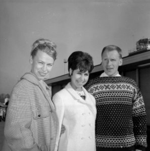 V.l.n.r. Ludmilla Belousova , Petra Burka en Oleg Protopopov, Bestanddeelnr 918-3769
