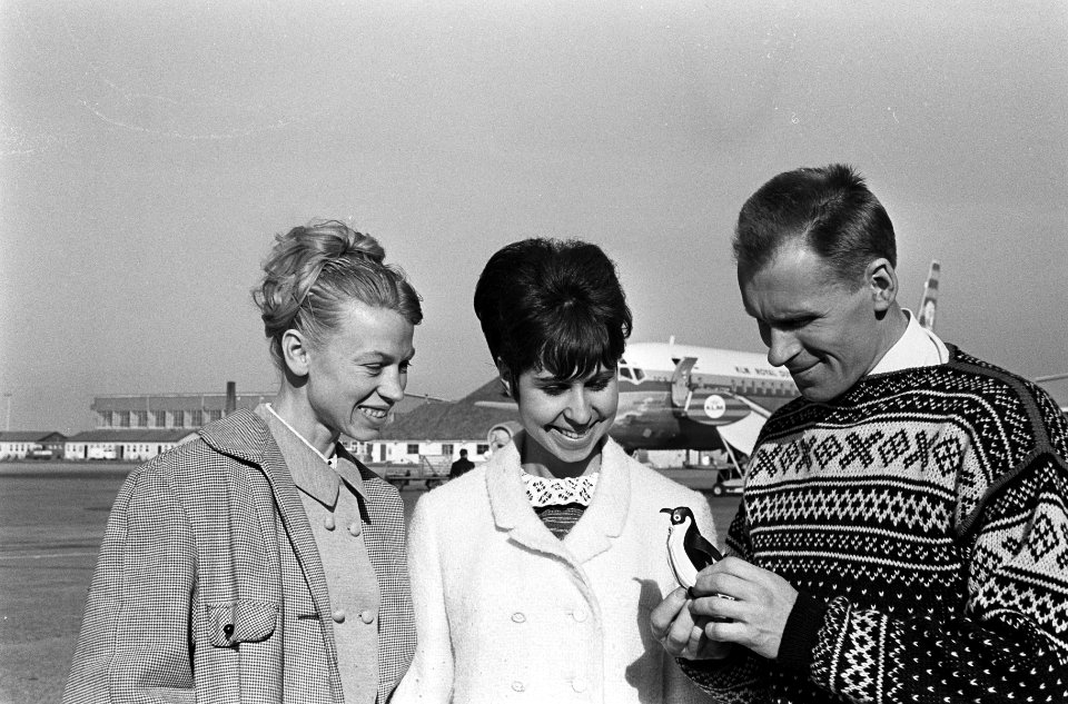 V.l.n.r. Ludmilla Belousova , Petra Burka en Oleg Protopopov, Bestanddeelnr 918-3767