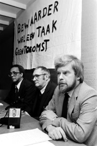 V.l.n.r. Max Sordam (hoofdbewaarder), C. Petiet (hoofdbewaarder) en Van Keulen (, Bestanddeelnr 932-4819