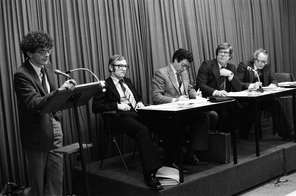 V.l.n.r. Martin van den Heuvel (wetenschappelijk medewerker VU-Oost Europese zak, Bestanddeelnr 930-5917