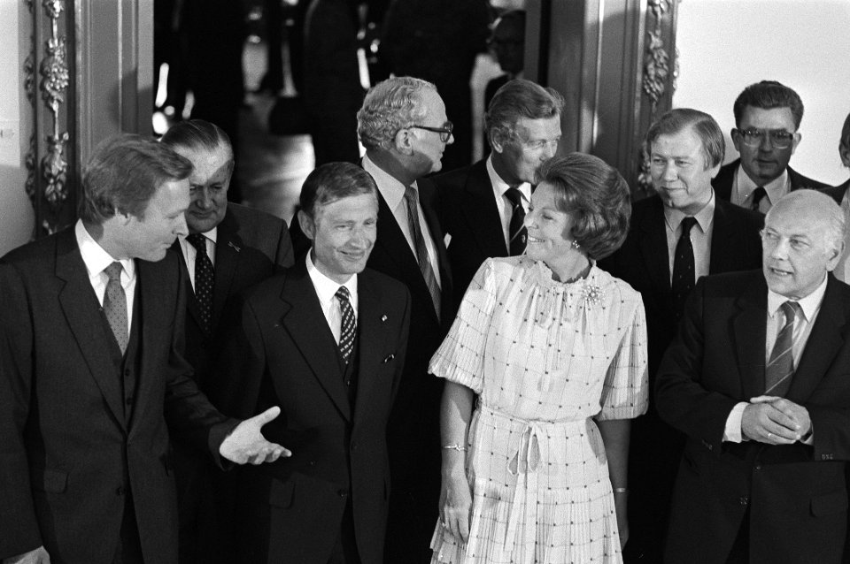V.l.n.r. Jan Terlouw (D66), Henk Zeevalking (D66), Dries van Agt (CDA), Fons van, Bestanddeelnr 931-6735