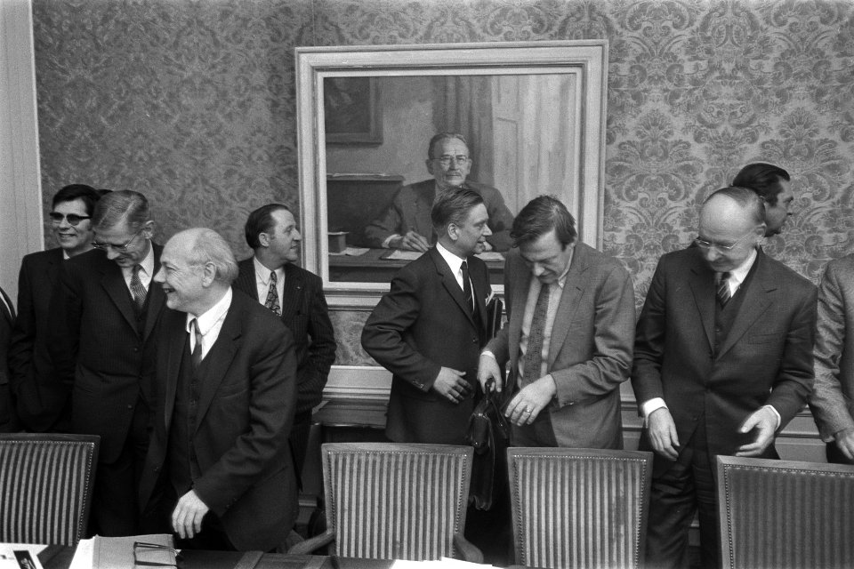 V.l.n.r. Joop den Uyl (PvdA), Gerard Veringa (KVP), Hans van Mierlo (D66), Anne , Bestanddeelnr 924-3481