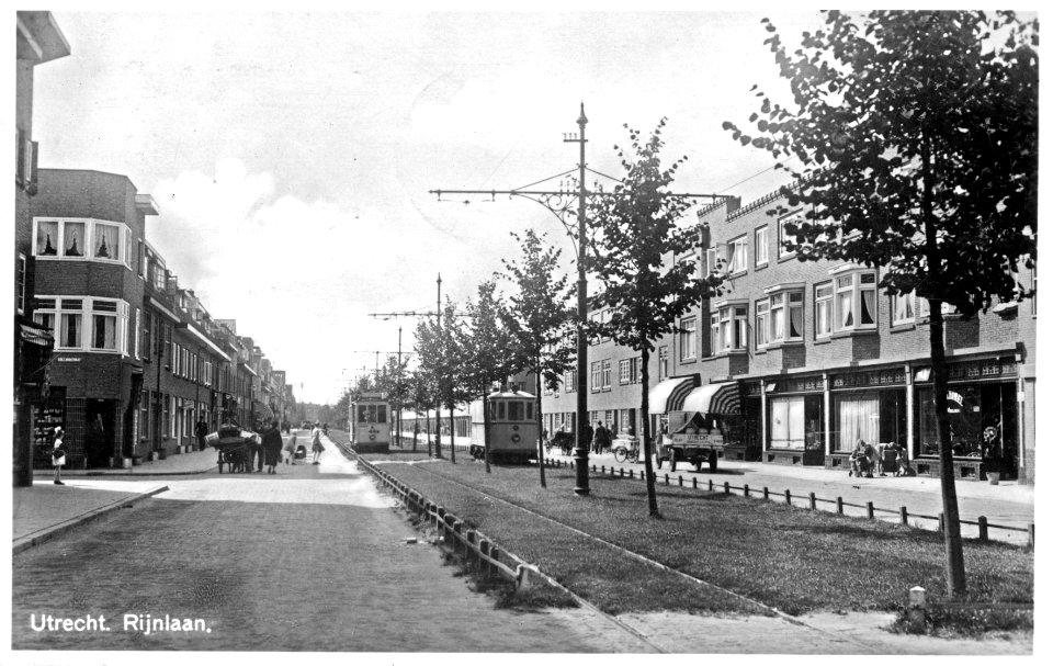 Utrecht Rijnlaan met Gemeentetram nr. 44 op lijn 5
