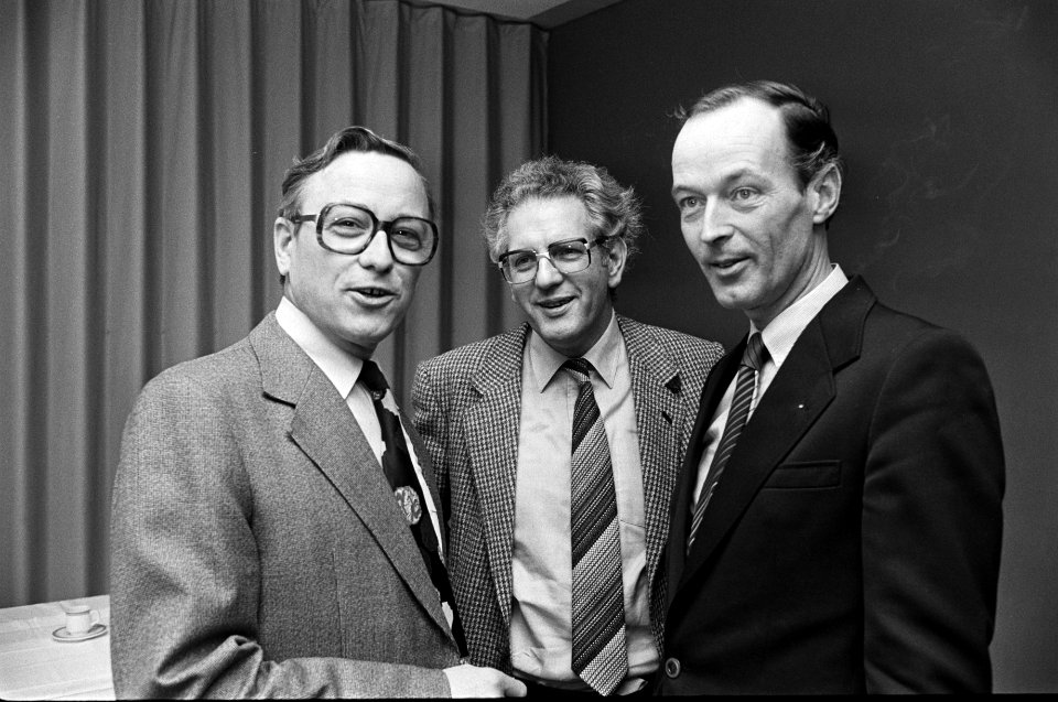 V.l.n.r. KVP voorzitter van Zeil , CHU lijsttrekker Leijenhorst en CHU voorzitte, Bestanddeelnr 930-5747