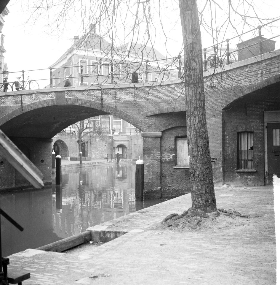 Utrecht stadsgezichten oa Dom, Oude Gracht , binnensta, Bestanddeelnr 916-1794