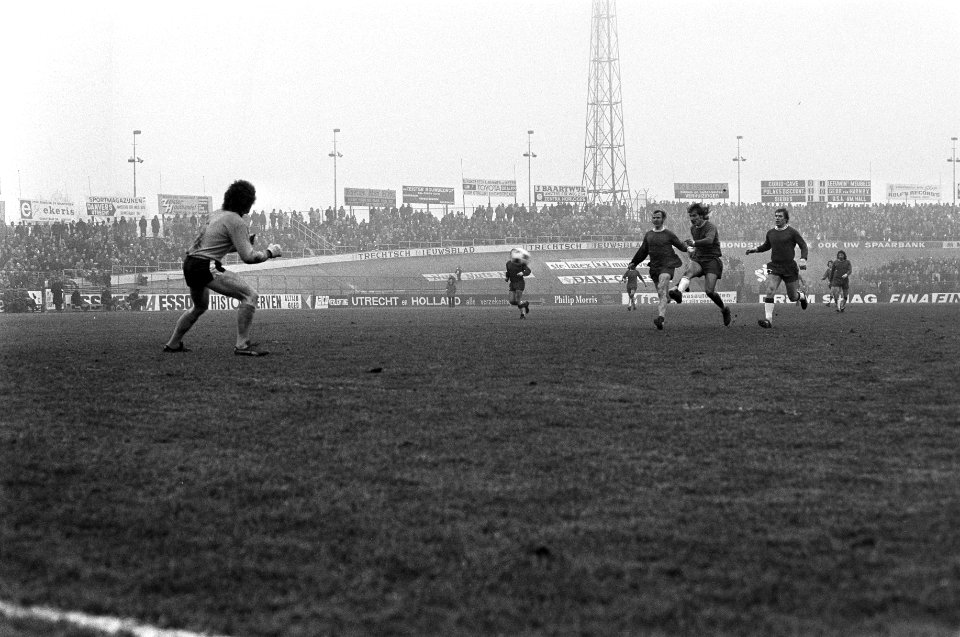 Utrecht tegen Sparta 1-5, Jan van Veen scoort vierde Sparta-doelpunt, Bestanddeelnr 926-1994