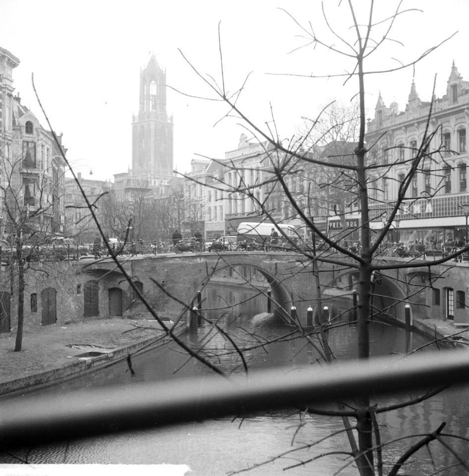 Utrecht stadsgezichten oa Dom, Oude Gracht , binnenstad, Bestanddeelnr 916-1801