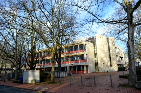 Unterliederbach, Ludwig-Erhard-Schule (2) photo