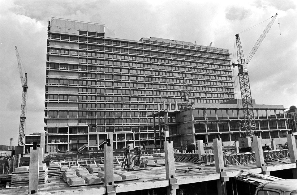 Vrije Universiteit , Amsterdam-Buitenveldert, exterieurs nr. 17, 18 Ziekenhuis, Bestanddeelnr 923-9497
