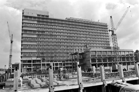 Vrije Universiteit , Amsterdam-Buitenveldert, exterieurs nr. 17, 18 Ziekenhuis, Bestanddeelnr 923-9497
