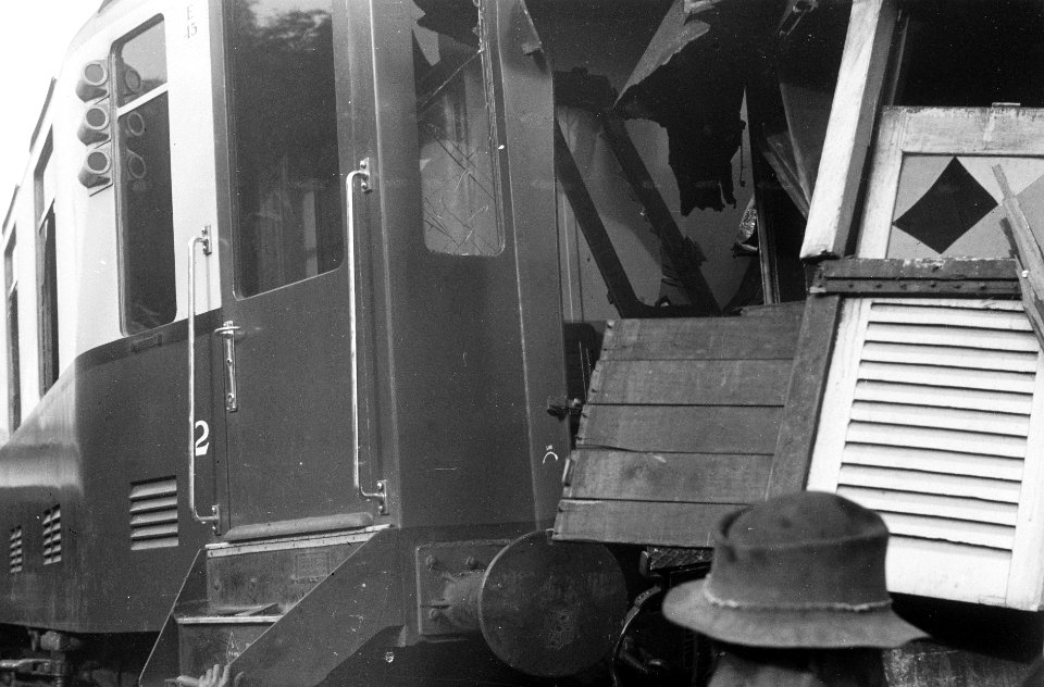 Vrijdagmiddag, 22 oktober 1948 is de sneltrein Batavia-Bandoeng te 16.50 uur twe, Bestanddeelnr 1279