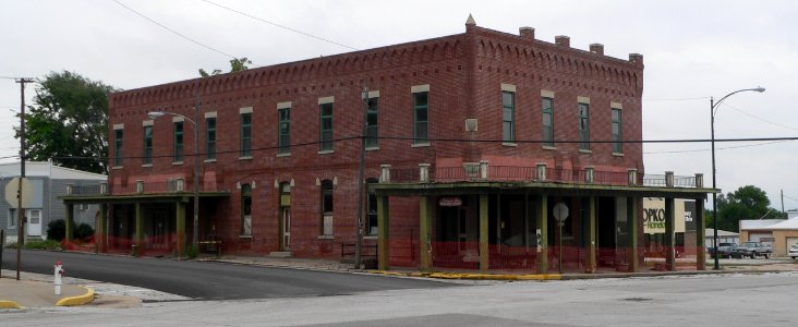 Walnut Inn (Tarkio, MO) from SE 1
