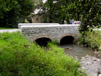 Wallers-en-Fagne (Nord, Fr) pont sur l'Helpe Majeure