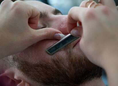 Beard razor shaving