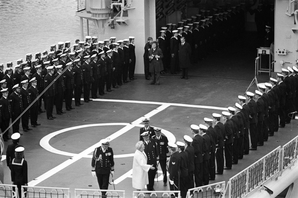 Wapenfregat De Ruyter door koningin Juliana in gebruik gesteld in Vlissingen, ov, Bestanddeelnr 928-6237