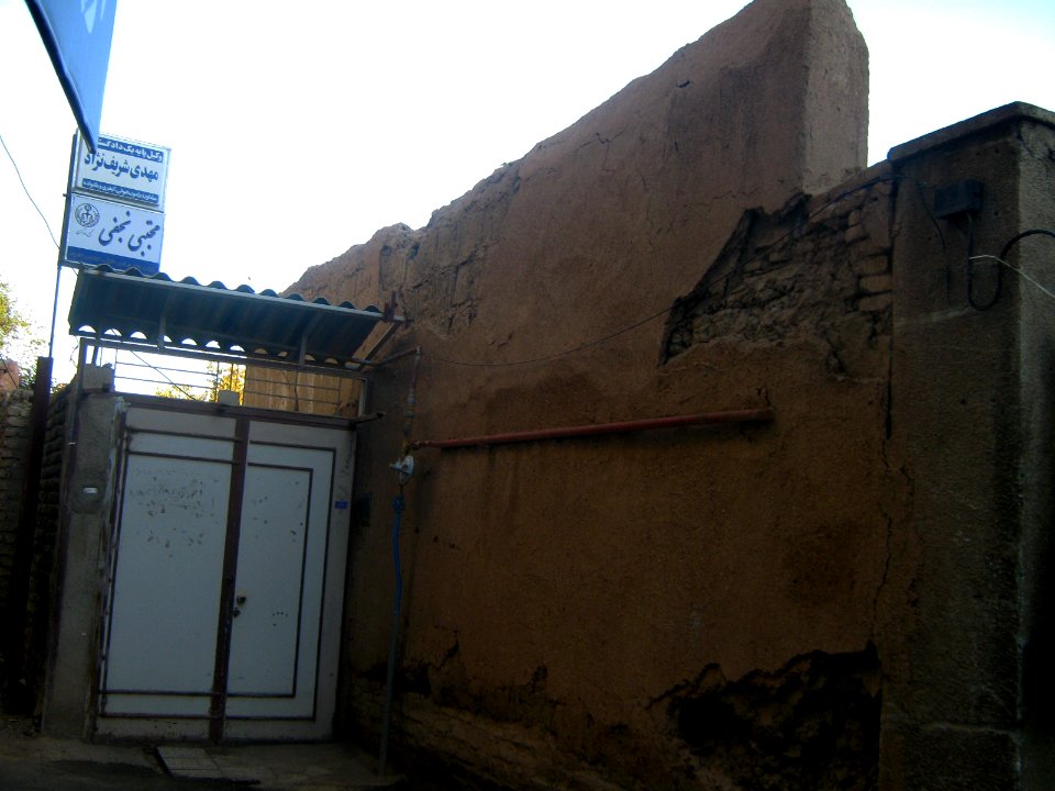 Wall and door - daraei ave - Nishapur 1