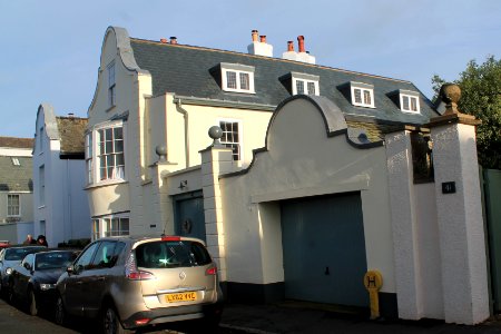 Wall And Piers Of No 40