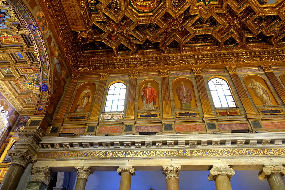 Wall and ceiling - Santa Maria in Trastevere - Rome, Italy -DSC00403