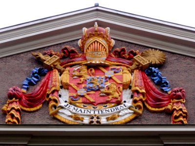 Wapen voormalige Oranje-Nassau Kazerne Sarphatistraat Amsterdam