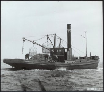 Visserij, oestercultuur Stoomkorboot TH 18 van de Zeeuwse Oestermaatschappij B, Bestanddeelnr 126-1314