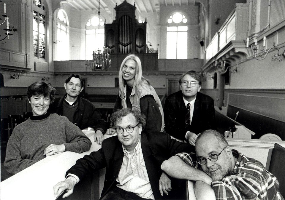 Vlnr. Wieke Ubels, Anton Pauw, Hans van Nieuwkoop, Gerrie Meijers, Willem Wijting en Kees Huges gaven een concert in de Remonstrantse kerk ter gelegenheid van een kerkepad tocht. Aangekocht , NL-HlmNHA 54036194