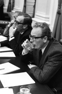 Vlnrstaatssecretaris Klein, minister Trip en minister Van Kemenade, Bestanddeelnr 927-0288