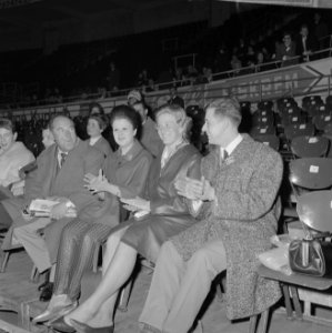 Vlnr Arnold Gerschwiler (trainer), Jopie Wolff, Sjoukje Dijkstra en NicoWolff ki, Bestanddeelnr 916-1198