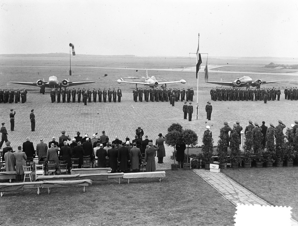 Vliegveld Eindhoven Commandant taktische luchtstrijdkrachten, Bestanddeelnr 904-9367