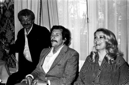 Vlnr Yves Robert, Jean Rochefort en Catharine Deneuve, Bestanddeelnr 930-2697