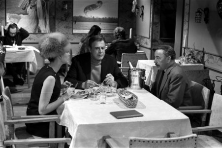 Vlnr Sigrid Koetse , Leo de Hartogh en Jan Teulings, Bestanddeelnr 923-4494