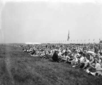 Vliegfeest Soesterberg. Prinselijke familie Hoe druk het was. Bezoekersoverzicht, Bestanddeelnr 902-7954