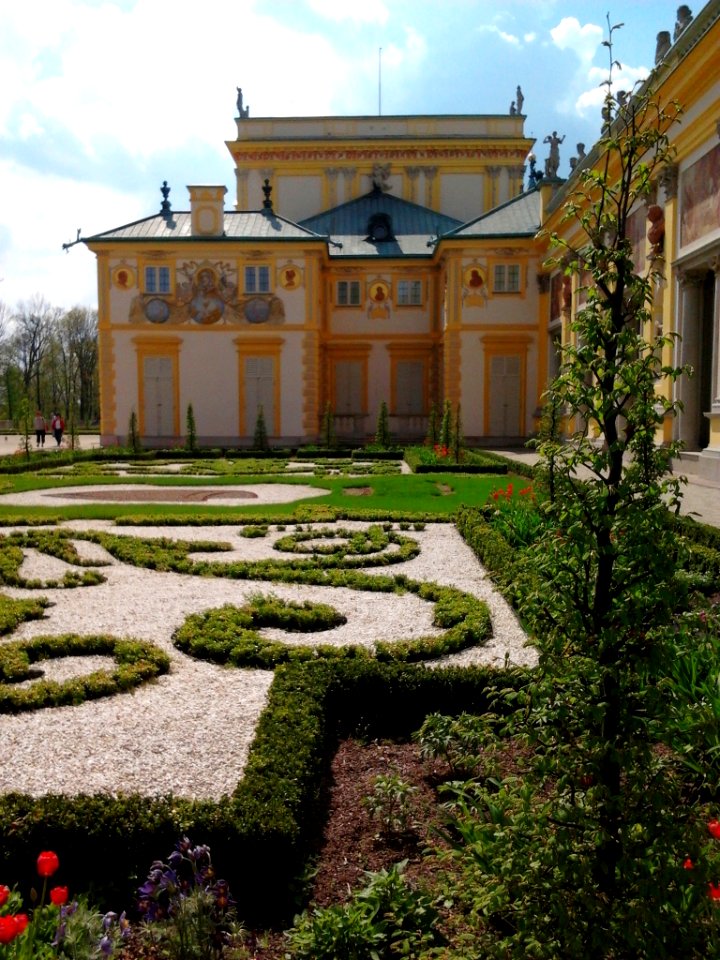 Wilanów Garden parterre 01